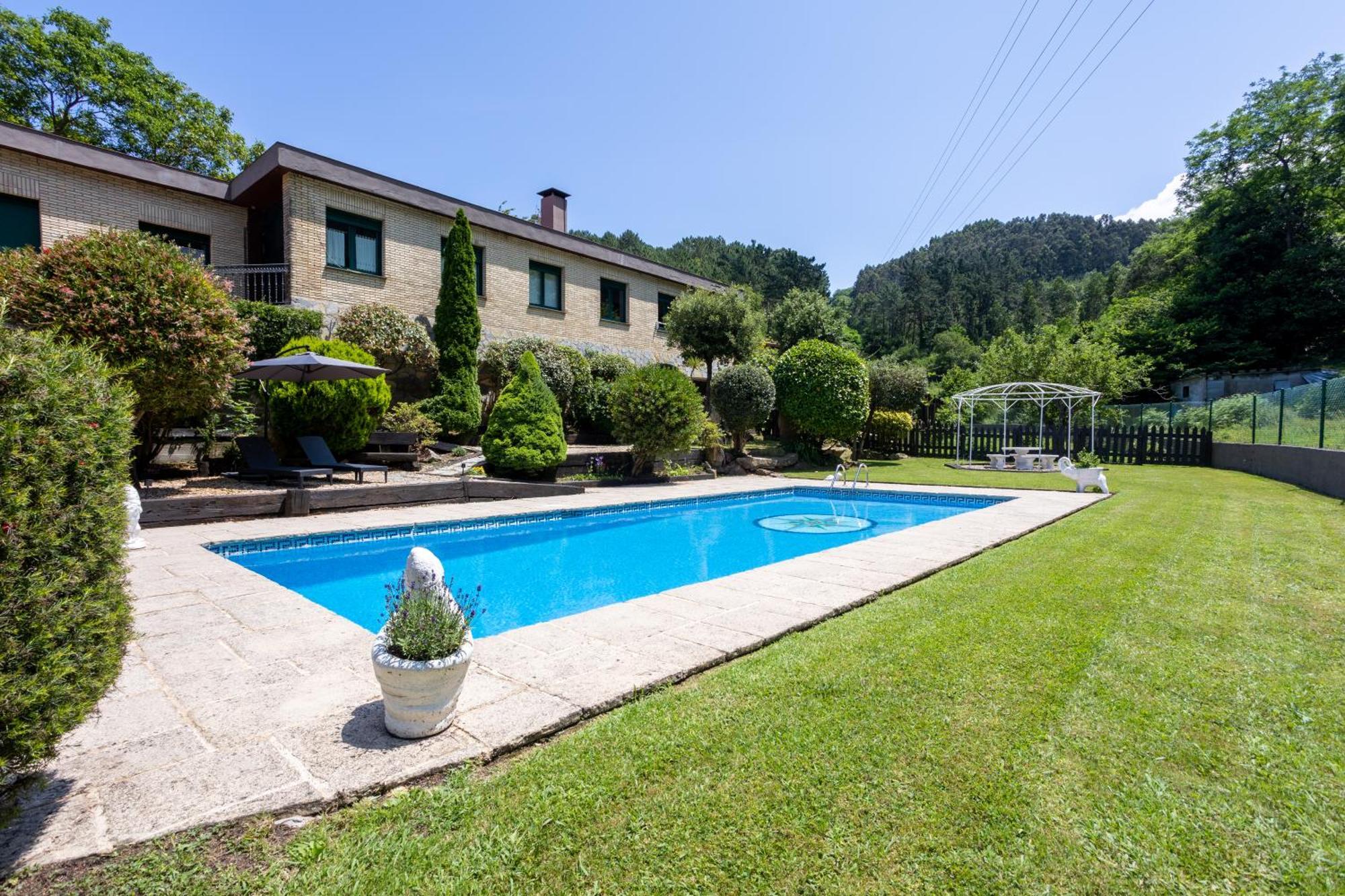 Sarren Villa Pool Бермео Екстериор снимка