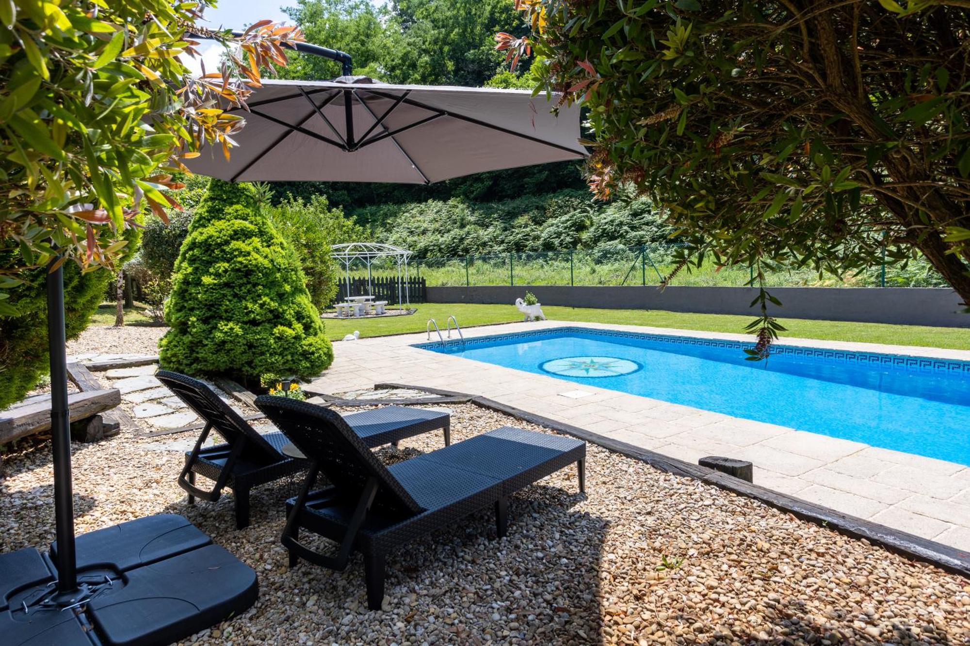 Sarren Villa Pool Бермео Екстериор снимка