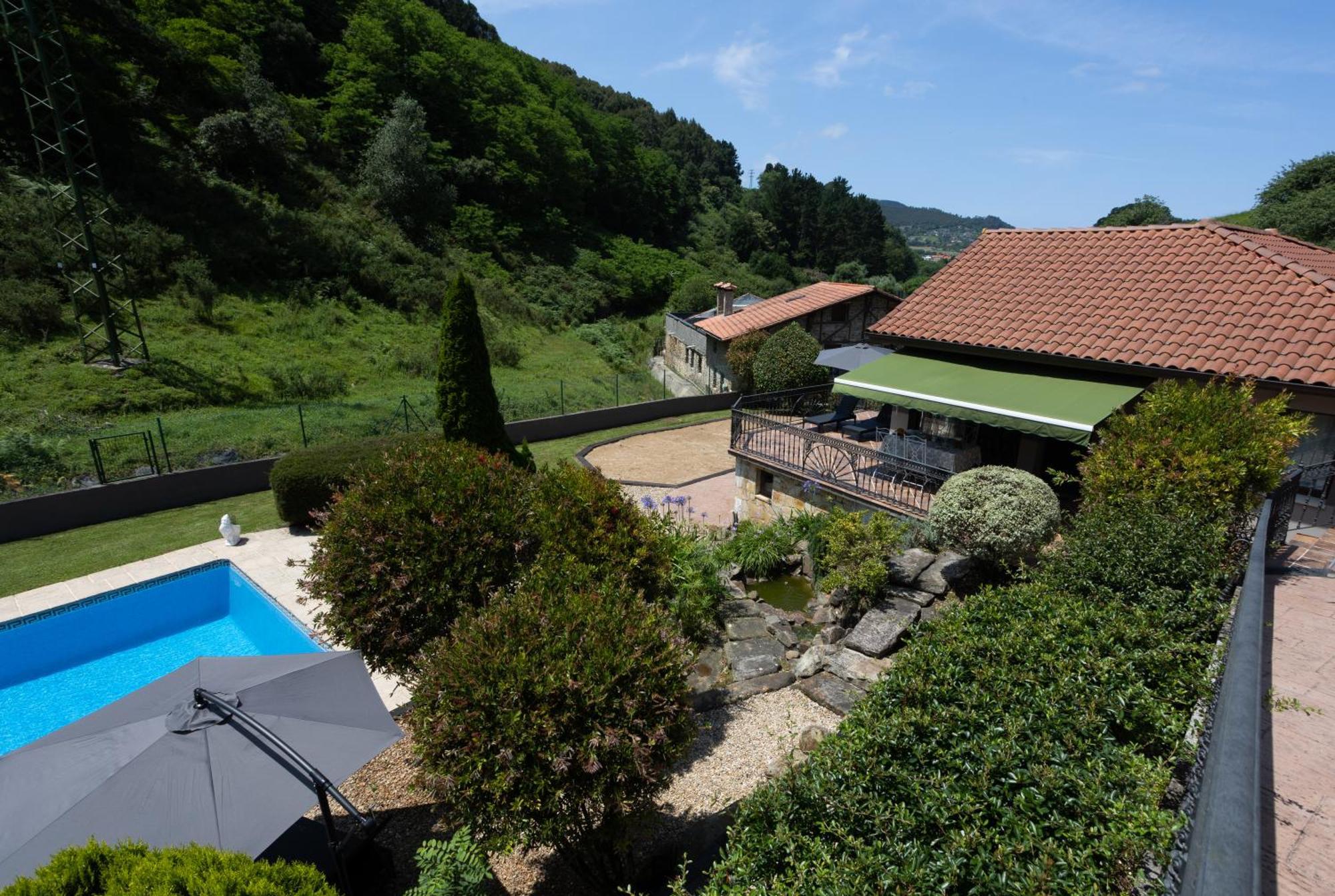 Sarren Villa Pool Бермео Екстериор снимка